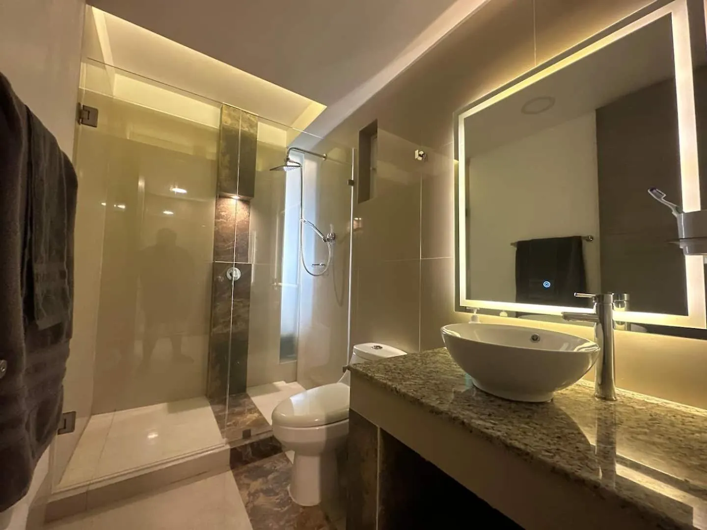 Hotel Zone Oceanside 2 Bedroom 2 Bath Condo Cancun