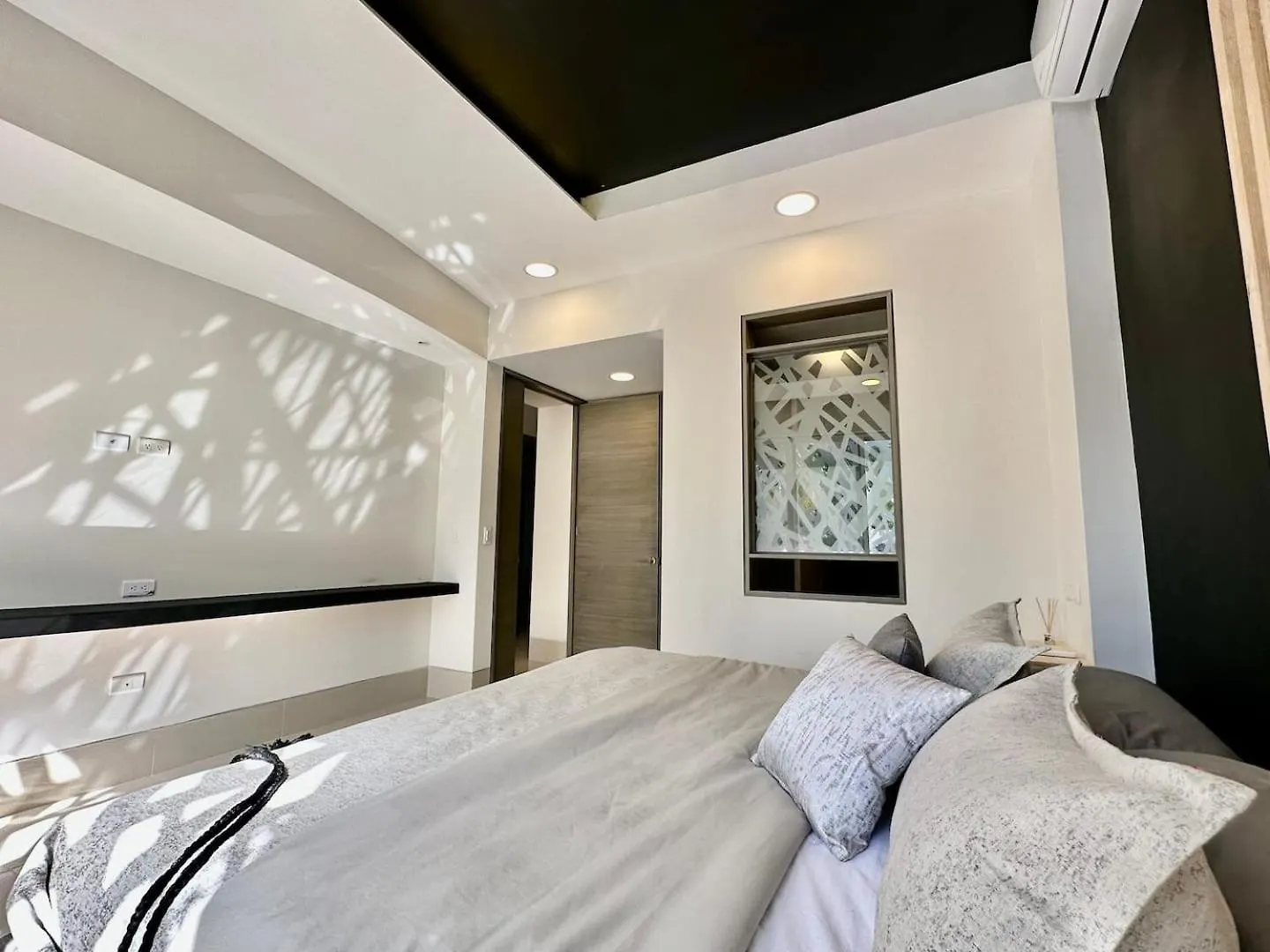 Hotel Zone Oceanside 2 Bedroom 2 Bath Condo Cancun Mexico