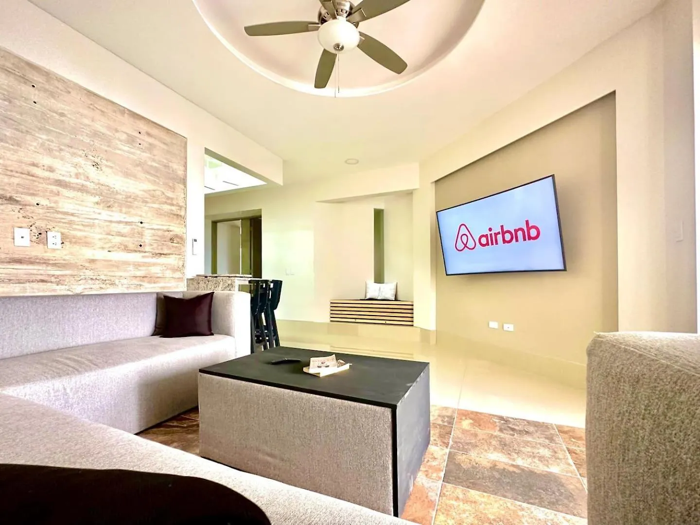 Hotel Zone Oceanside 2 Bedroom 2 Bath Condo Cancun Mexico