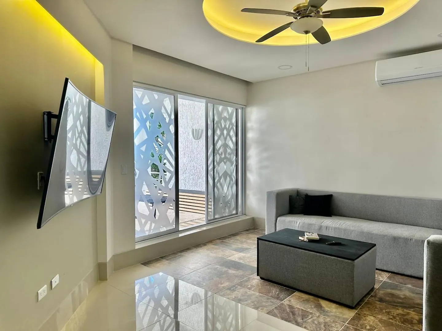 Hotel Zone Oceanside 2 Bedroom 2 Bath Condo Cancun